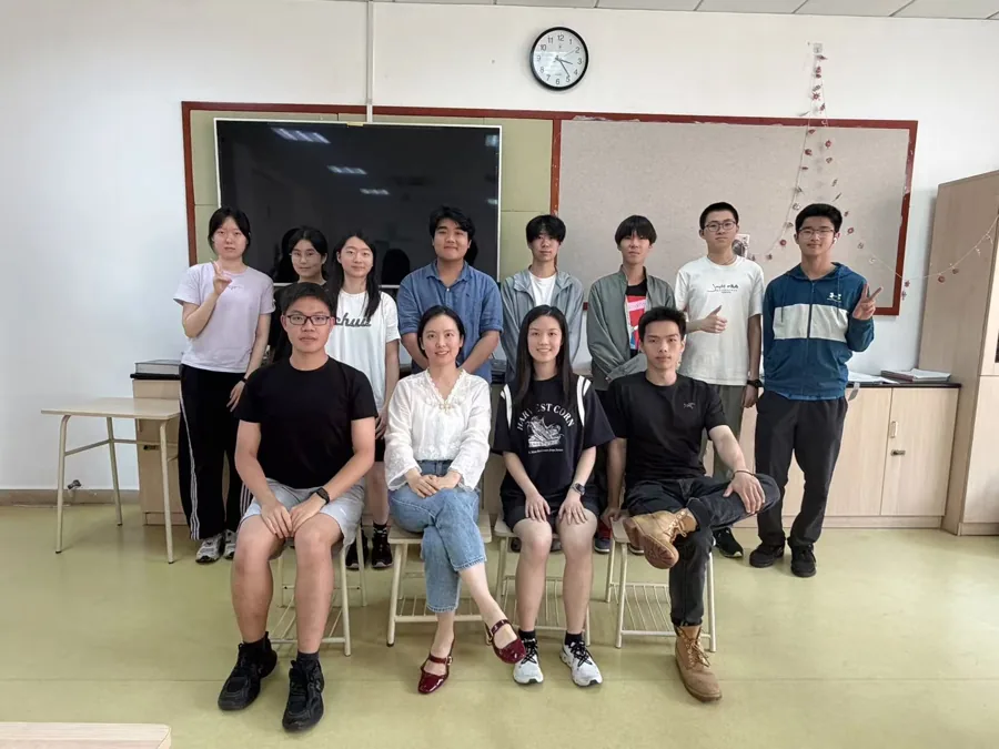 ECHO Issue 8: Reveries Editor Team Group Photo