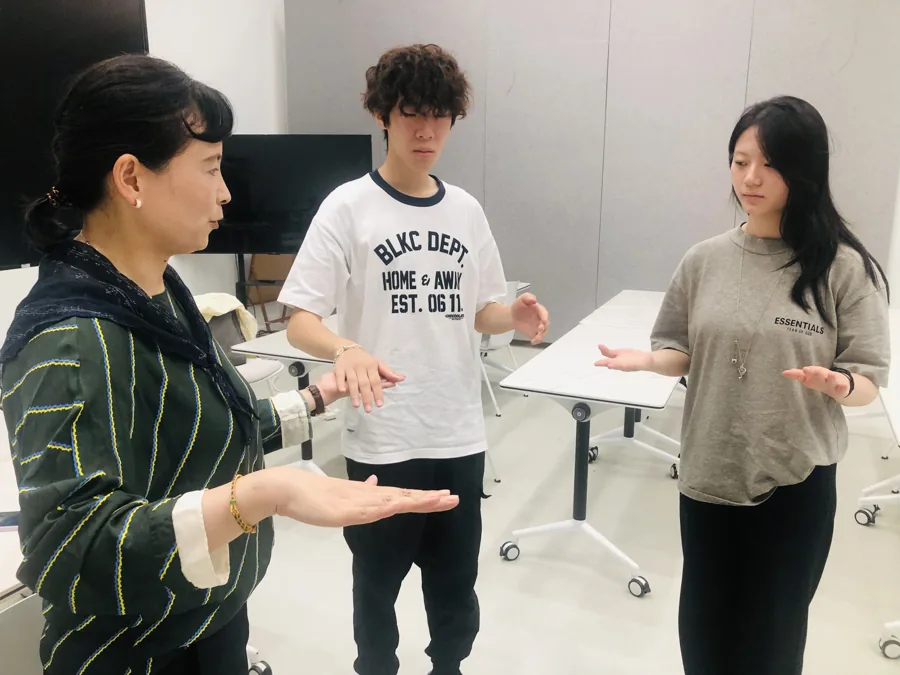 Interactive Session with Therapist